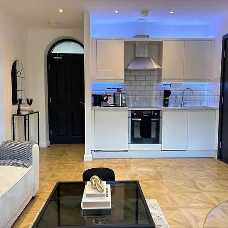 Lux - Luxury In Centre Near Canal Apartment *